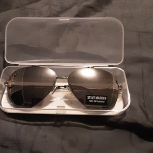 Steve Madden 100% UV protection sunglasses